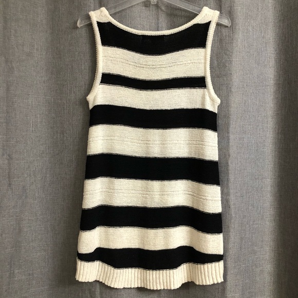 Cable & Gauge Striped Sleeveless Knit Sweater Tank - Picture 3 of 9